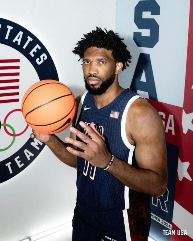 开云官网-美国赢26分他正负值-8？恩比德在嘘声中化身抽象派